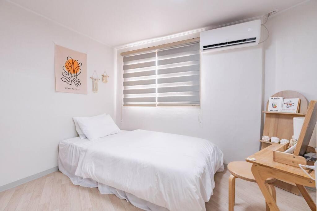 Namsan Tower View - Duplex, 3 2 Bathrooms * Seoul