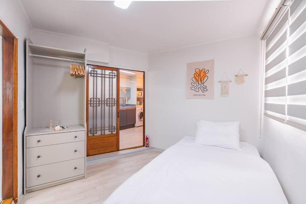 Namsan Tower View - Duplex, 3 2 Bathrooms Villa Seoul